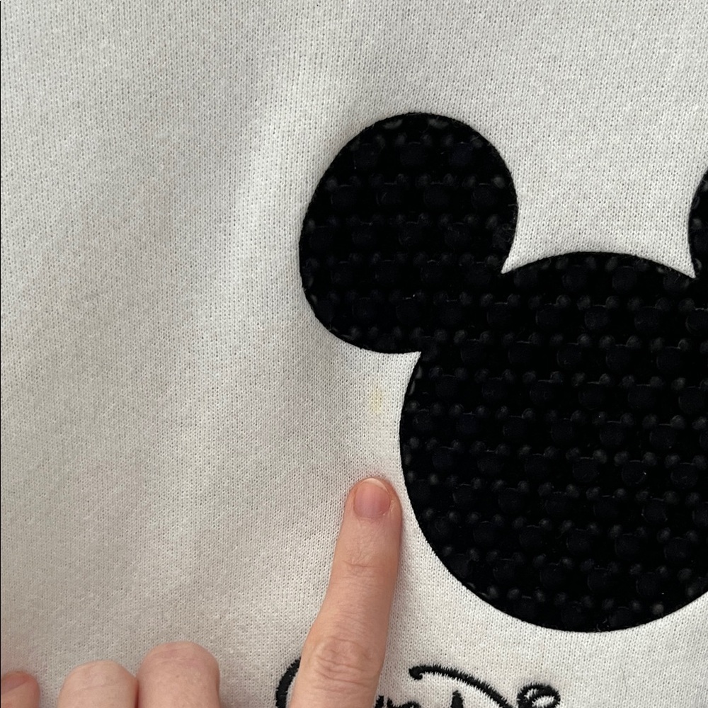 Vintage Walt Disney World White Crewneck with Black Mickey Silhouette - Picture 7 of 11